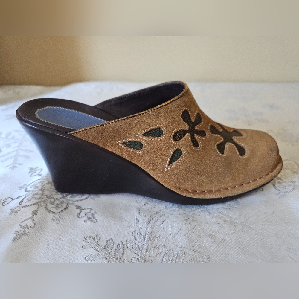 Indigo Suede With Flowers Boho Hippie Tan Clogs Wedge Mules Sz 8 - Picture 3 of 15